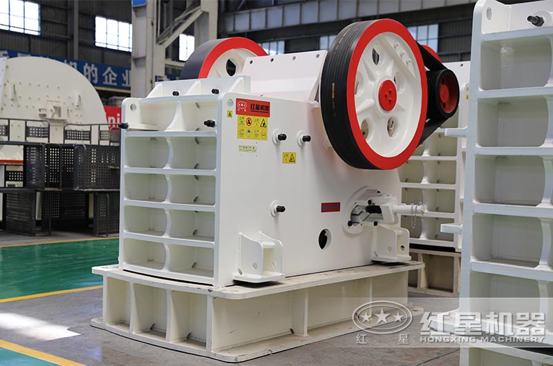 機(jī)制砂石骨料生產(chǎn)線主機(jī)設(shè)備--顎式破碎機(jī)