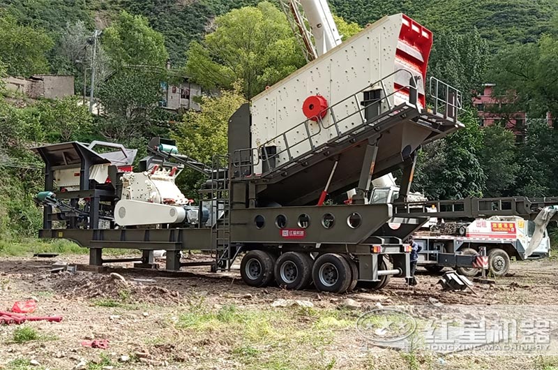移動式反擊破碎機現(xiàn)場