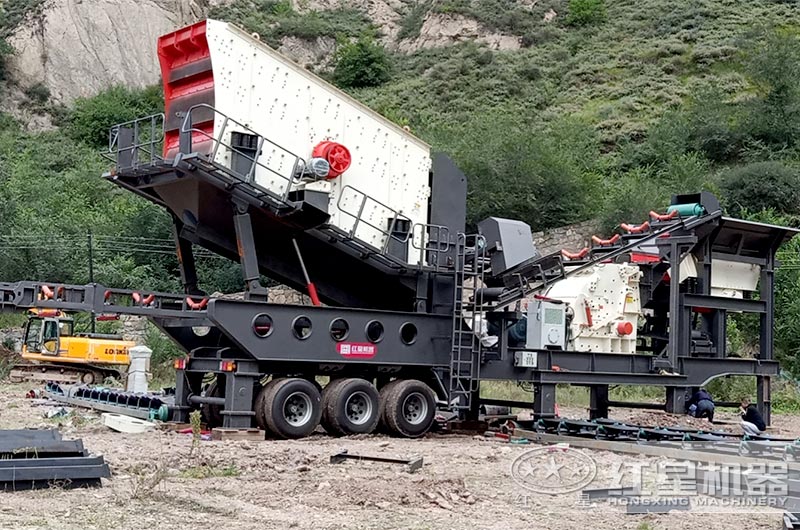 移動反擊式破碎制砂一體機(jī)