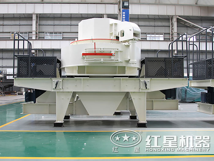 車間剛制作完成的環(huán)保型制砂機(jī)