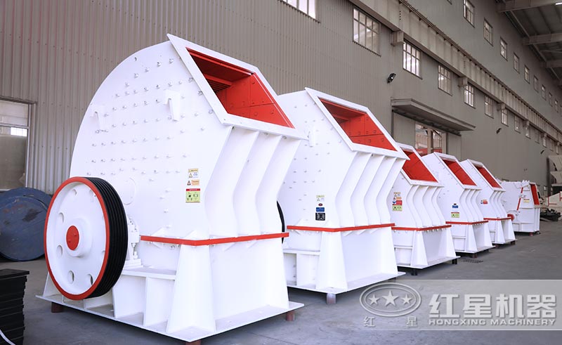 小型錘式破碎機(jī)車(chē)間圖