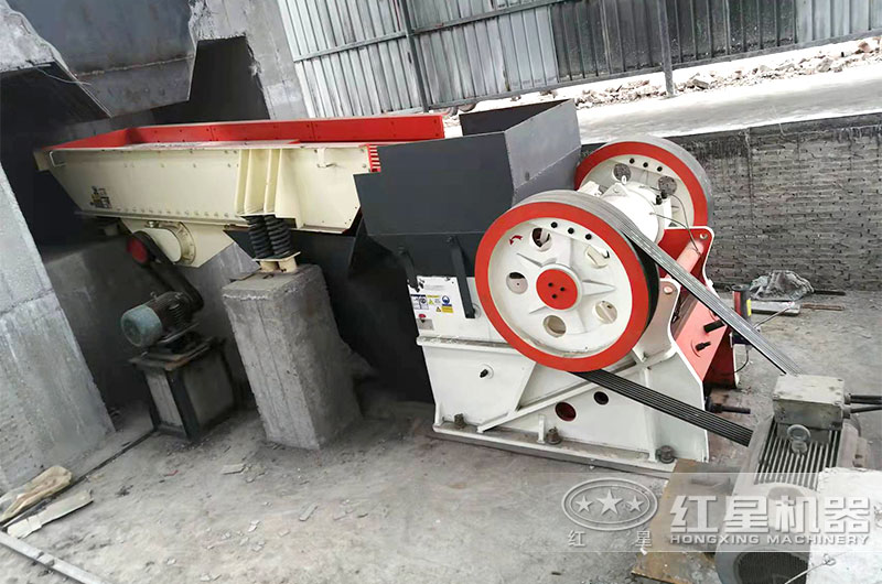 顎式破碎機(jī)應(yīng)用現(xiàn)場(chǎng)實(shí)拍