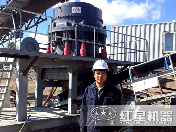 PYB600、900圓錐破現(xiàn)場(chǎng)作業(yè)圖
