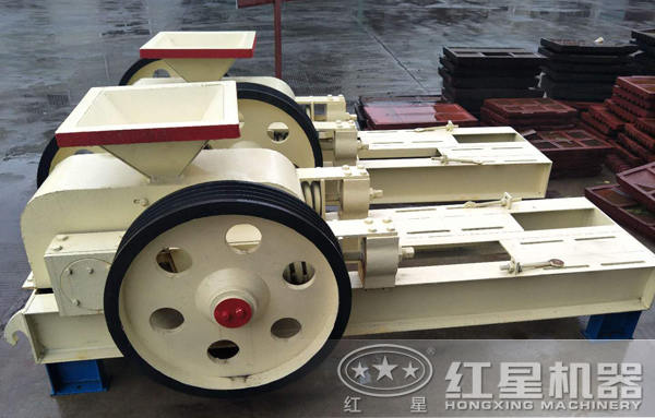 單電機(jī)對(duì)輥式粉碎機(jī)