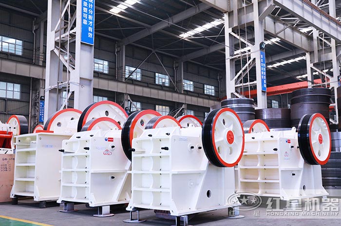 PE-1000×1200型時(shí)產(chǎn)400噸的顎式破碎機(jī)