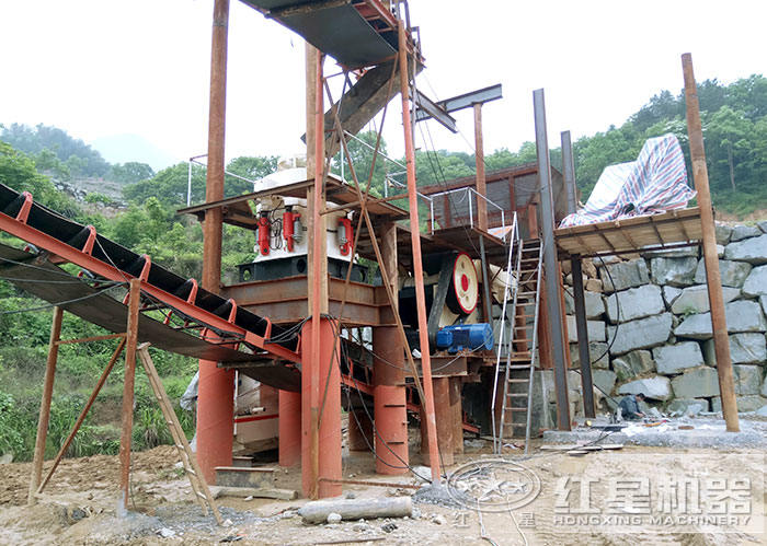 鄂式破碎機(jī)、圓錐破碎機(jī)安裝現(xiàn)場(chǎng)