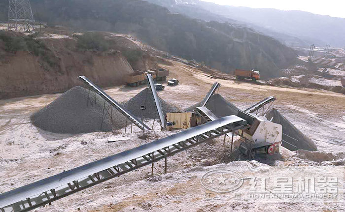 反擊式破碎機(jī)加工青石現(xiàn)場